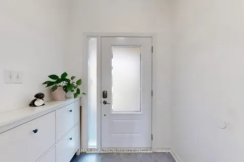 878 Delgado Drive Mississauga ON L5V 2S4