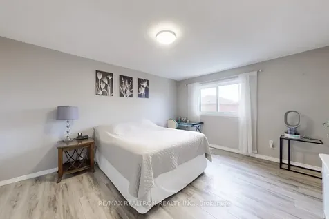878 Delgado Drive Mississauga ON L5V 2S4
