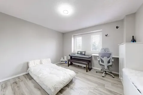 878 Delgado Drive Mississauga ON L5V 2S4