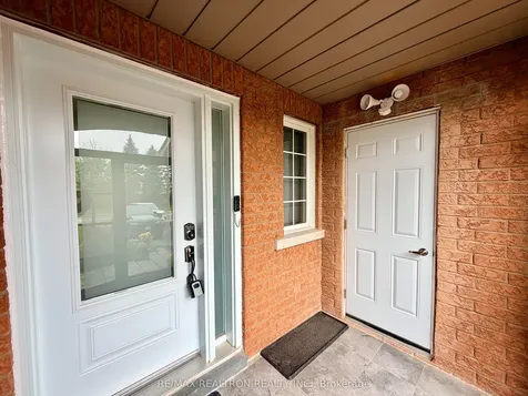 878 Delgado Drive Mississauga ON L5V 2S4