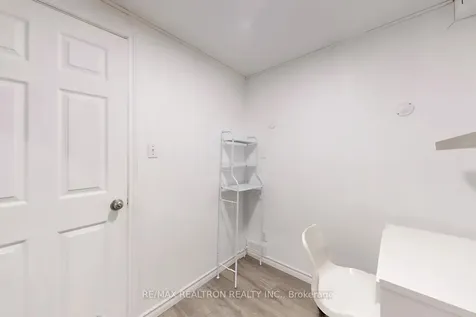 878 Delgado Drive Mississauga ON L5V 2S4