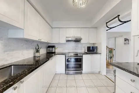 878 Delgado Drive Mississauga ON L5V 2S4