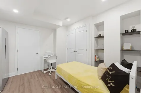 2364 Irene Crescent Oakville ON L6M 5M3