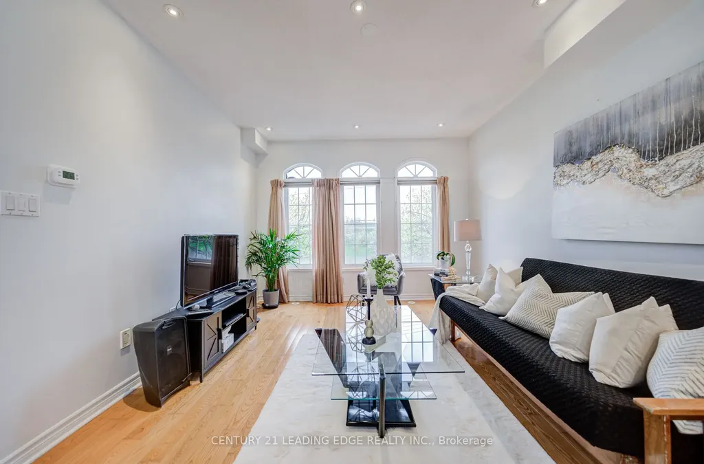 6604 Opera Glass Crescent Mississauga ON L5W 1R8