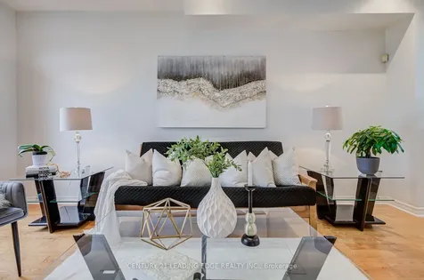 6604 Opera Glass Crescent Mississauga ON L5W 1R8