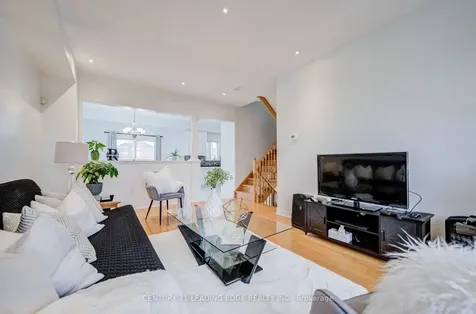 6604 Opera Glass Crescent Mississauga ON L5W 1R8