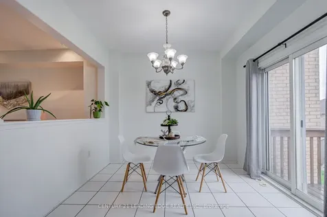6604 Opera Glass Crescent Mississauga ON L5W 1R8