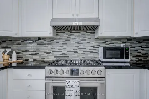 6604 Opera Glass Crescent Mississauga ON L5W 1R8