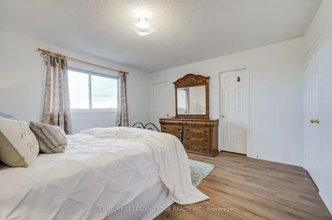 6604 Opera Glass Crescent Mississauga ON L5W 1R8
