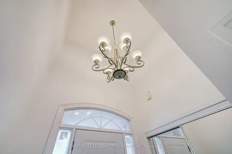 6604 Opera Glass Crescent Mississauga ON L5W 1R8