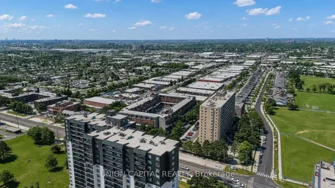 10 Eddystone Avenue Toronto ON M3N 2T2