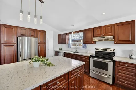 5 Cavendish Crescent Brampton ON L6T 1Z3