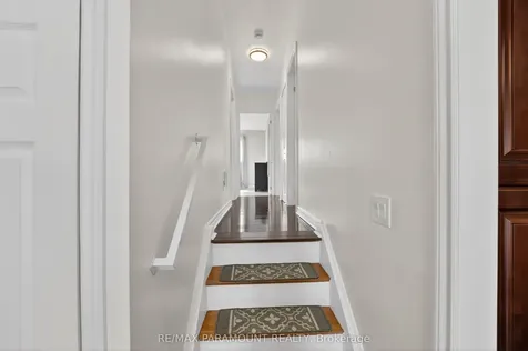 5 Cavendish Crescent Brampton ON L6T 1Z3