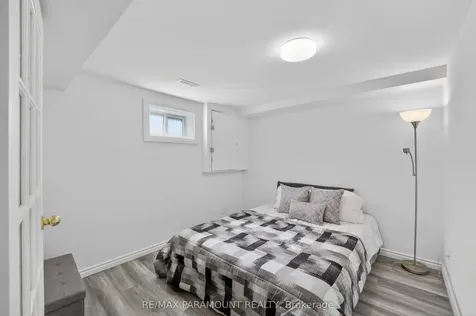 5 Cavendish Crescent Brampton ON L6T 1Z3