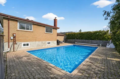 5 Cavendish Crescent Brampton ON L6T 1Z3