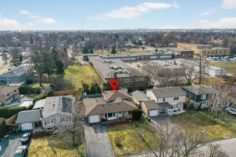 5 Cavendish Crescent Brampton ON L6T 1Z3