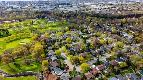 126 Otter Crescent Oakville ON L6H 1E6
