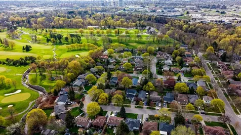 126 Otter Crescent Oakville ON L6H 1E6