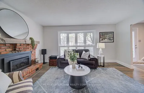 126 Otter Crescent Oakville ON L6H 1E6