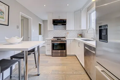 126 Otter Crescent Oakville ON L6H 1E6