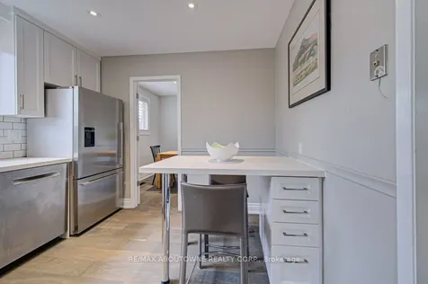 126 Otter Crescent Oakville ON L6H 1E6