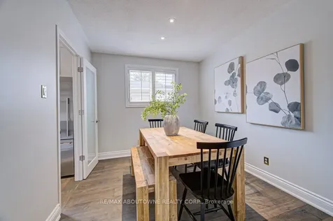 126 Otter Crescent Oakville ON L6H 1E6