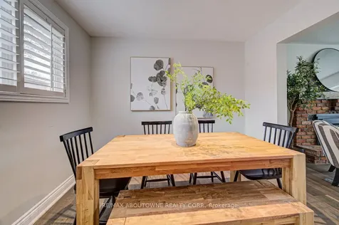 126 Otter Crescent Oakville ON L6H 1E6