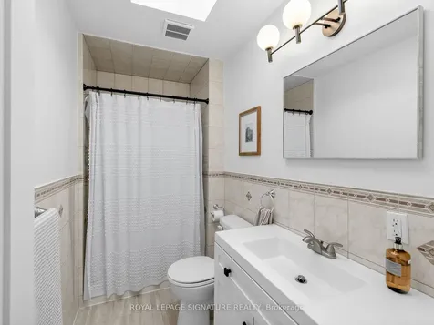 181 Gilbert Avenue Toronto ON M6E 4W6