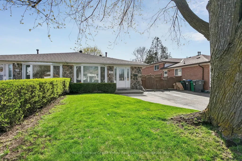 27 Grange Drive Brampton ON L6X 2H1