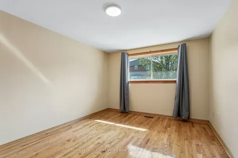 27 Grange Drive Brampton ON L6X 2H1