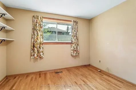 27 Grange Drive Brampton ON L6X 2H1