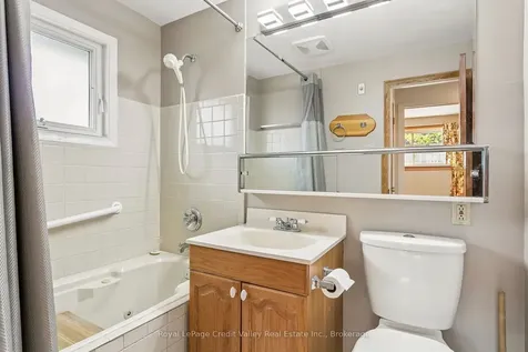 27 Grange Drive Brampton ON L6X 2H1