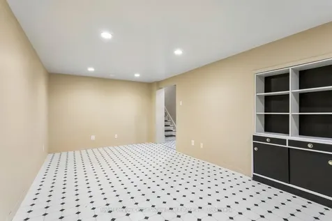 27 Grange Drive Brampton ON L6X 2H1