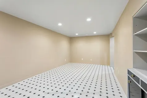 27 Grange Drive Brampton ON L6X 2H1