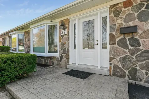 27 Grange Drive Brampton ON L6X 2H1