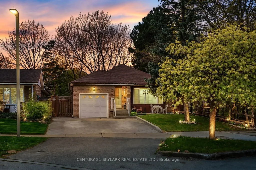 3353 Martins Pine Crescent Mississauga ON L5L 1G3