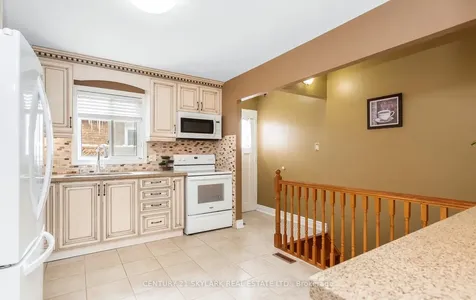 3353 Martins Pine Crescent Mississauga ON L5L 1G3