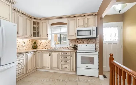3353 Martins Pine Crescent Mississauga ON L5L 1G3