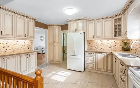 3353 Martins Pine Crescent Mississauga ON L5L 1G3