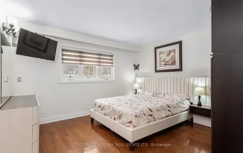 3353 Martins Pine Crescent Mississauga ON L5L 1G3