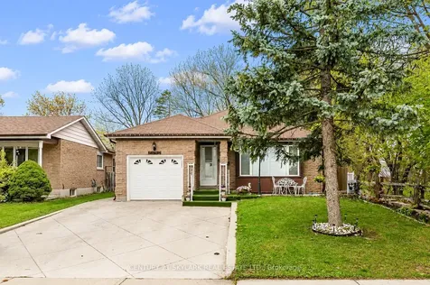 3353 Martins Pine Crescent Mississauga ON L5L 1G3