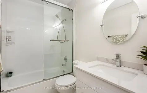 3353 Martins Pine Crescent Mississauga ON L5L 1G3