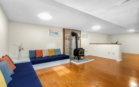 3353 Martins Pine Crescent Mississauga ON L5L 1G3