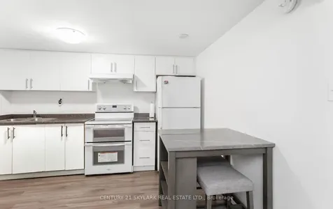 3353 Martins Pine Crescent Mississauga ON L5L 1G3