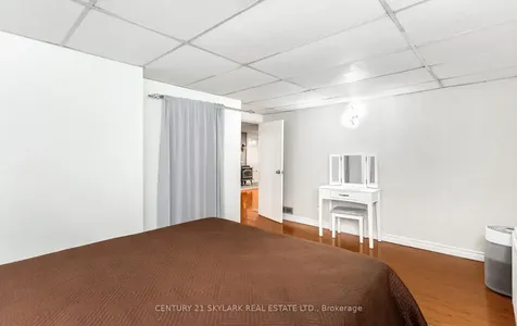 3353 Martins Pine Crescent Mississauga ON L5L 1G3