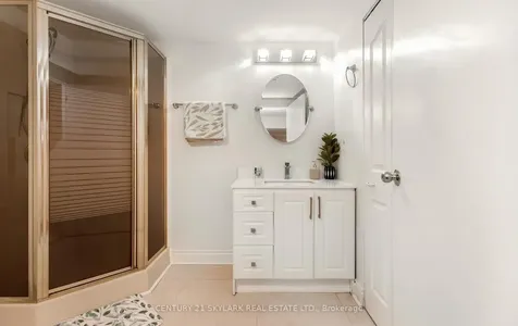 3353 Martins Pine Crescent Mississauga ON L5L 1G3