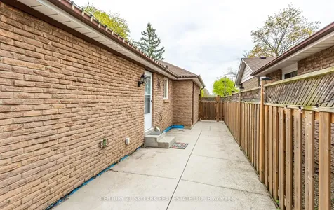 3353 Martins Pine Crescent Mississauga ON L5L 1G3