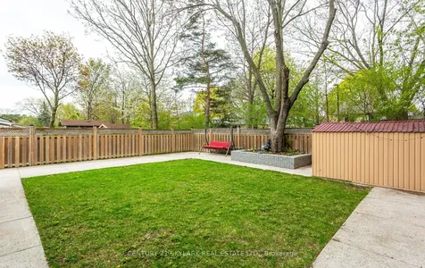 3353 Martins Pine Crescent Mississauga ON L5L 1G3