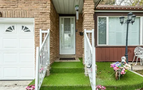 3353 Martins Pine Crescent Mississauga ON L5L 1G3