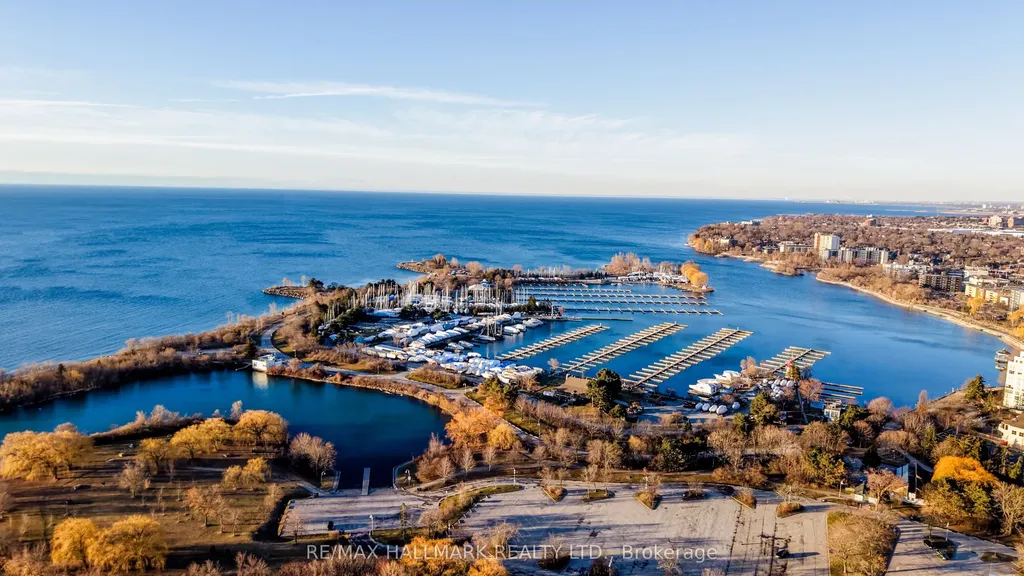 2200 Lakeshore Boulevard W Toronto ON M8V 1A4